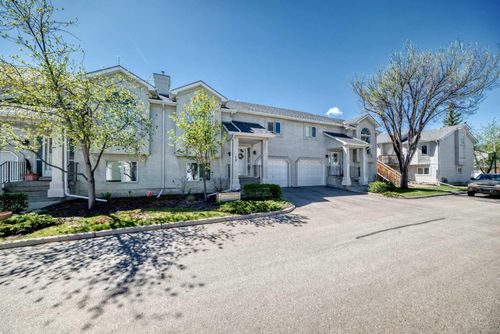 19 Sunlake Gdns Se, Calgary, AB, T2X3G4 | Card Image