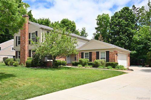31310 Foxboro Way, Beverly Hills, MI, 48025-3606 | Card Image