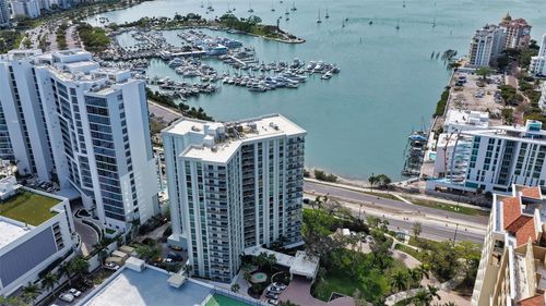 10e-1111 N Gulfstream Ave, SARASOTA, FL, 34236-5534 | Card Image