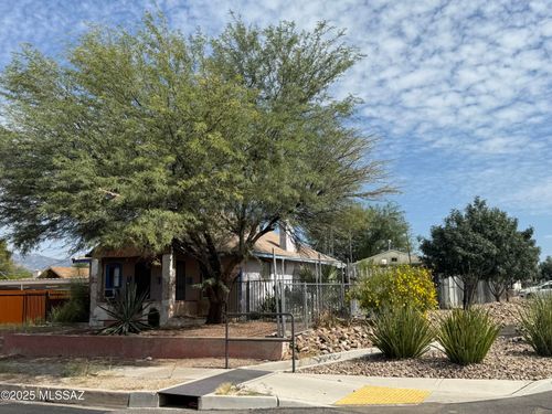 1134 N 6th Ave, Tucson, AZ, 85705-6604 | Card Image