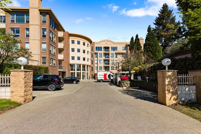 307 - 33731 Marshall Road, Condo with 2 bedrooms, 2 bathrooms and 1 parking in Abbotsford BC | Image 1