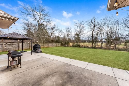 1009 Spring Creek Dr, Murfreesboro, TN, 37129-7492 | Card Image