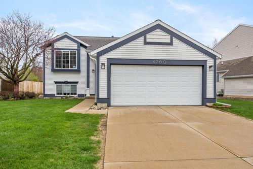 4760 Meadow Lake Dr Se, Grand Rapids, MI, 49512-5440 | Card Image