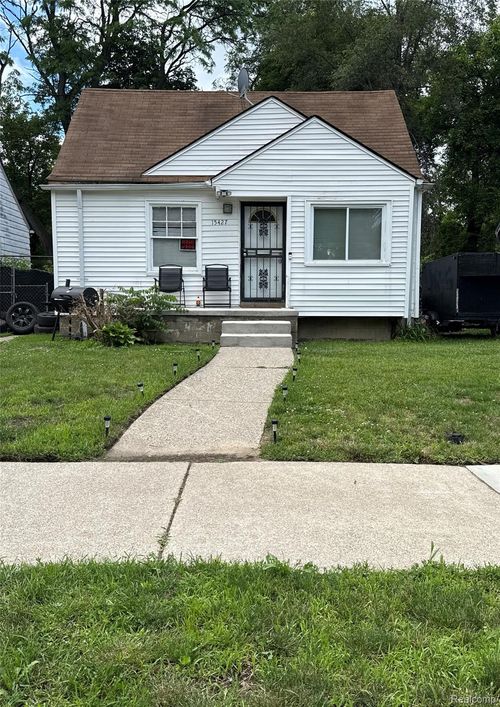 15427 Patton St, Detroit, MI, 48223-1622 | Card Image