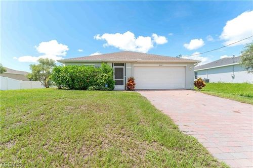 8052 Sunrise Cir, LABELLE, FL, 33935-5682 | Card Image