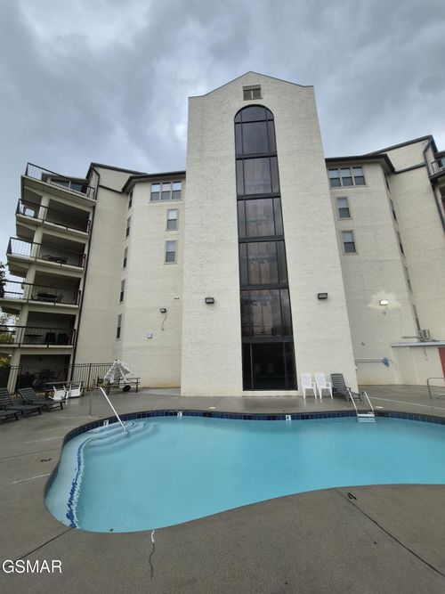 108-102 Baskins Creek Byp, Gatlinburg, TN, 37738-4824 | Card Image