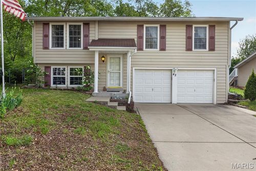 42 Oak Knoll Dr, Saint Peters, MO, 63376-3608 | Card Image