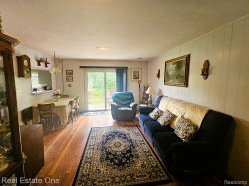 4415 Welland Dr, West Bloomfield, MI, 48323-1462 | Card Image