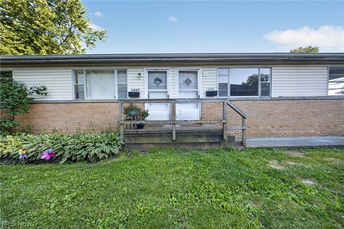 1095 Saint Michaels Ave, Akron, OH, 44320-2542 | Card Image
