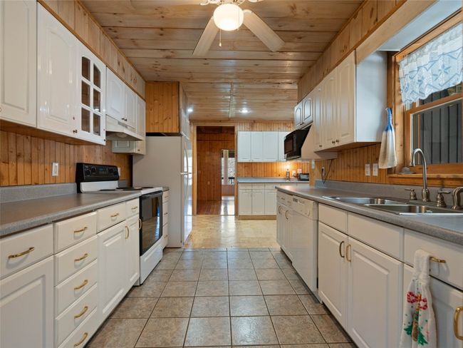 140 Hanging Dog Ln, House other with 5 bedrooms, 5 bathrooms and null parking in Lake Toxaway NC | Image 12