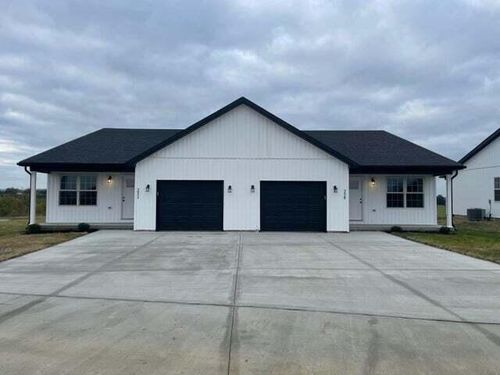 223 Wyldwood Way, Berea, KY, 40403-8132 | Card Image