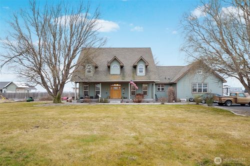 4997 Road 7.5 Ne, Moses Lake, WA, 98837-9685 | Card Image