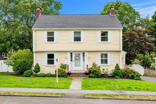 88 Elm St, Milton, MA, 02186-3111 | Card Image