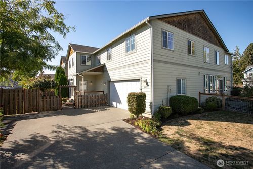 st-2277 Cherry St, Lynden, WA, 98264-9031 | Card Image