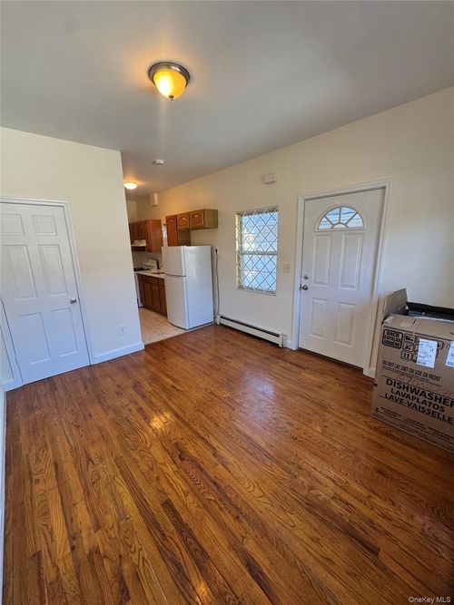 514 E 53rd Street, New York, NY, 11203 | Card Image
