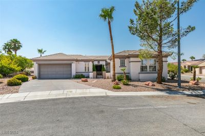 3019 Stratmoor Hills Avenue, House other with 3 bedrooms, 3 bathrooms and null parking in Henderson NV | Image 1