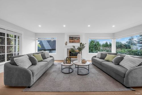 4030 Ripple Rd, West Vancouver, BC, V7V3K9 | Card Image