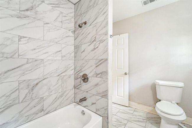1026 W 5 Th St, House other with 3 bedrooms, 1 bathrooms and null parking in Freeport TX | Image 16