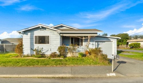 2024 Smith Ln, Fortuna, CA, 95540-2730 | Card Image