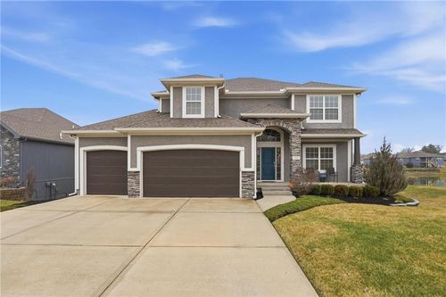 13540 Nw 72nd St, Parkville, MO, 64152-1119 | Card Image