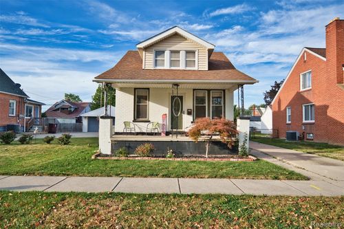 7335 Gronow, Center Line, MI, 48015-1844 | Card Image