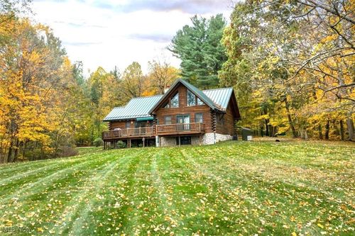 8885 Locust St Sw, Sherrodsville, OH, 44675 | Card Image