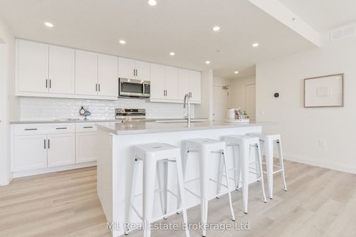 208-99B Farley Rd, Fergus, ON, N1M0K5 | Card Image