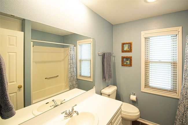 330 Holiday Ln, House other with 3 bedrooms, 2 bathrooms and 4 parking in Coldspring TX | Image 12
