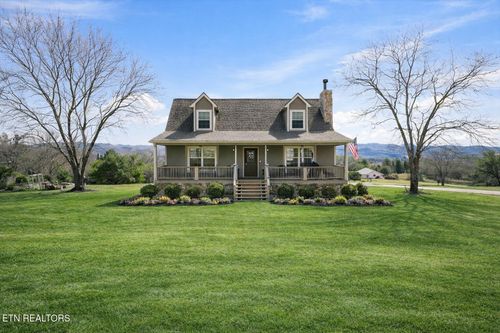 401 Klondike Cir, Kodak, TN, 37764-1317 | Card Image