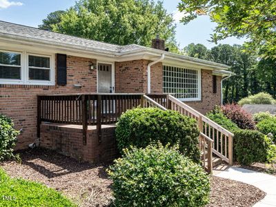 002-1280x960-front-porch-entrance | Image 2