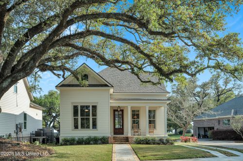 425 2nd St, Gulfport, MS, 39507-1018 | Card Image