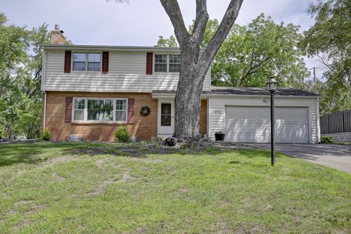 8930 23rd Ave N, Golden Valley, MN, 55427-3232 | Card Image