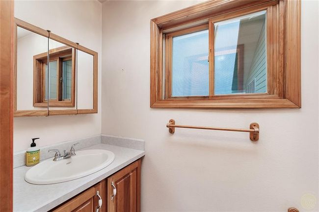 1/2 bath off laundry room | Image 20