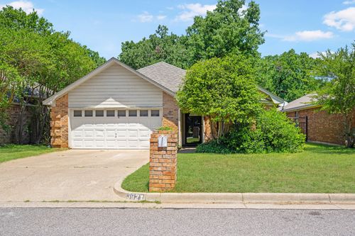 3921 Wentworth Drive, Arlington, TX, 76001 | Card Image