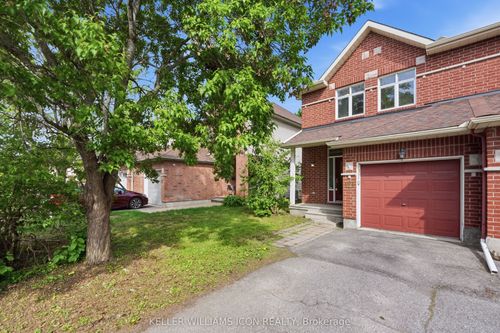 121 Thornbury Cres, Nepean, ON, K2G6J1 | Card Image