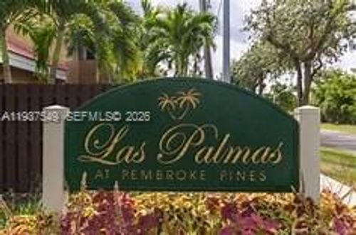 12032 S Las Palmas Dr, Pembroke Pines, FL, 33025-3701 | Card Image