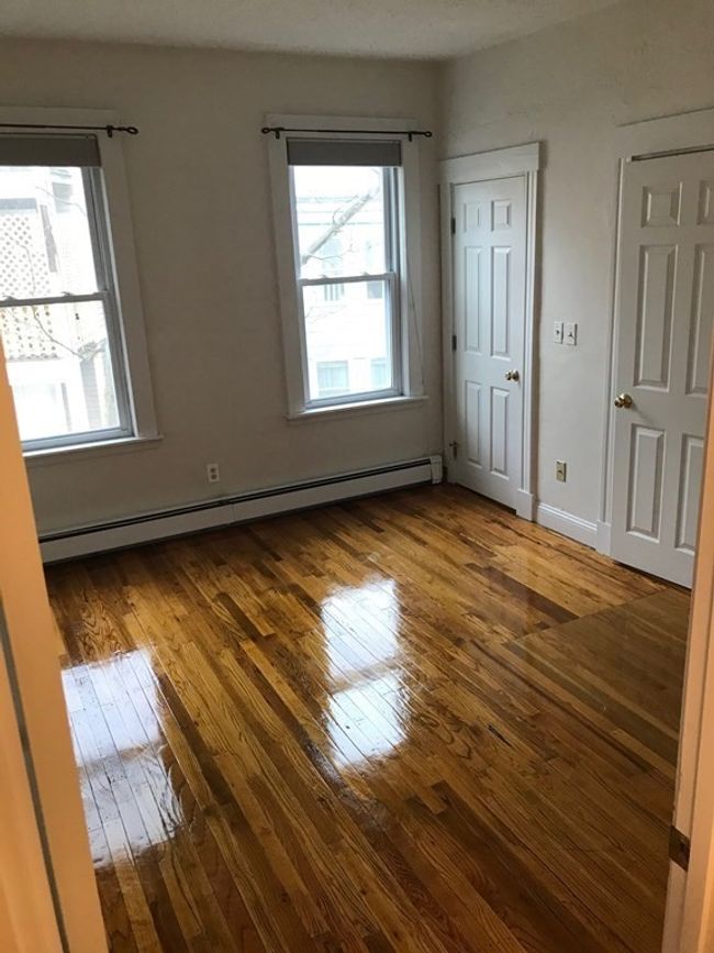 201 - 276 Cypress St, Condo with 2 bedrooms, 1 bathrooms and 1 parking in Brookline MA | Image 5