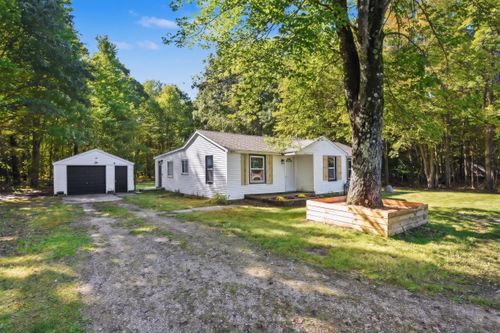4415 W River Road, Laketon Township, MI, 49445 | Card Image