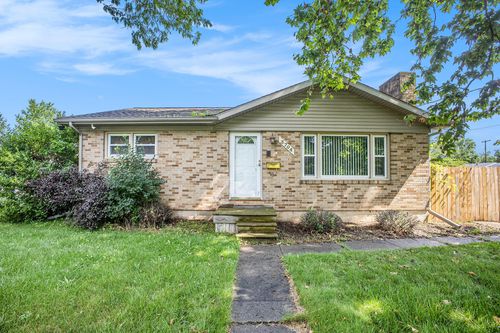 3704 Maybel St, Lansing, MI, 48911-2833 | Card Image