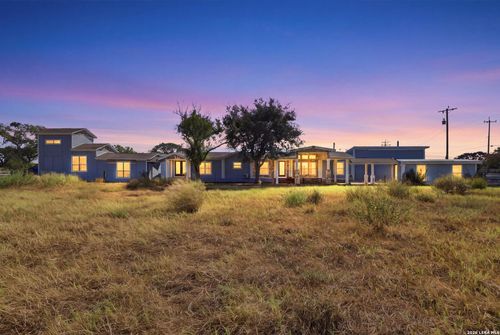 25840 Mathis Rd, Elmendorf, TX, 78112-5411 | Card Image