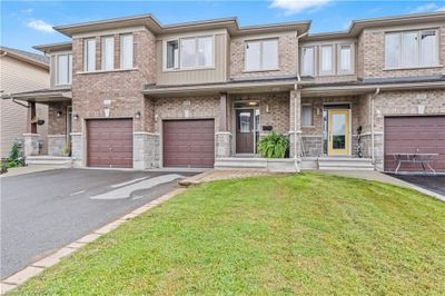 1163 Horizon Dr, Townhouse with 3 bedrooms, 3 bathrooms and 3 parking in Kingston ON | Image 3