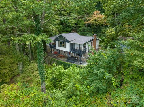 330 Overlook Dr, Maggie Valley, NC, 28751-8745 | Card Image