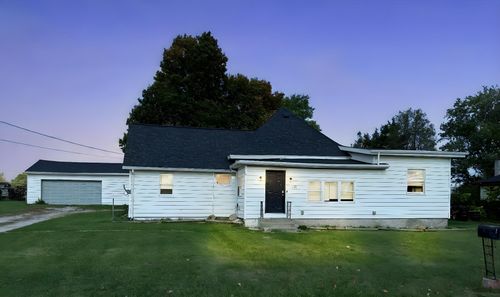 420 E Marion St, Waterloo, IN, 46793-9325 | Card Image