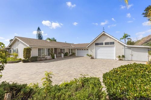 481 Stableridge St, El Cajon, CA, 92019-1246 | Card Image