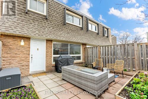 406-7 Viking Court, Grimsby (Grimsby Beach), ON, L3M3T8 | Card Image