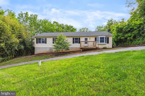 16 Red Oak Trl, DELTA, PA, 17314-8971 | Card Image