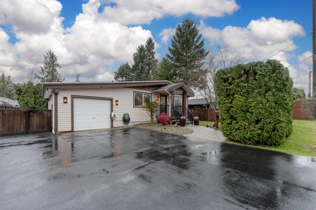 24814 121 Avenue, House other with 4 bedrooms, 2 bathrooms and 6 parking in Maple Ridge BC | Image 27