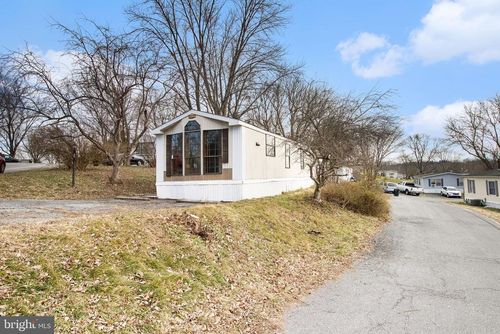 48 Redwood Ln, CARLISLE, PA, 17015-7860 | Card Image