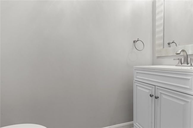 APT-5 - 400 Meshanticut Valley Pkwy, Condo with 2 bedrooms, 3 bathrooms and 2 parking in Cranston RI | Image 19