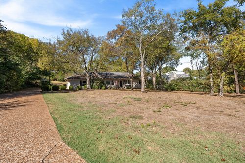 701 Vosswood Dr, Nashville, TN, 37205-3113 | Card Image